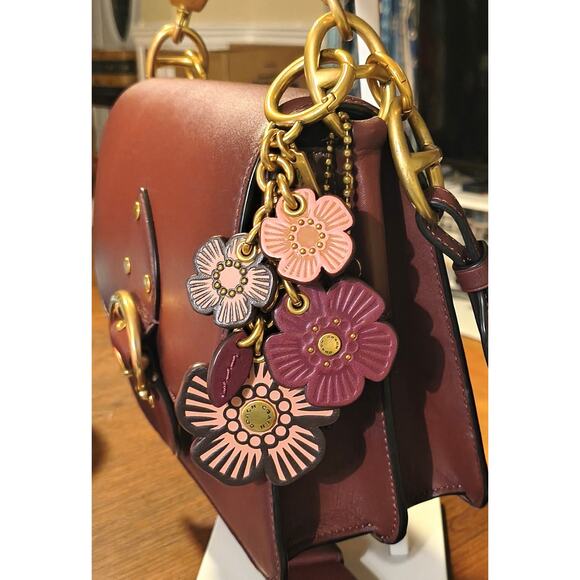 超希少✨COACH Tea Rose Mix Bag Charm Coach Tea Rose MIx Bag Charm or Keychain